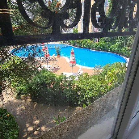 아파트 Messembria Palace *